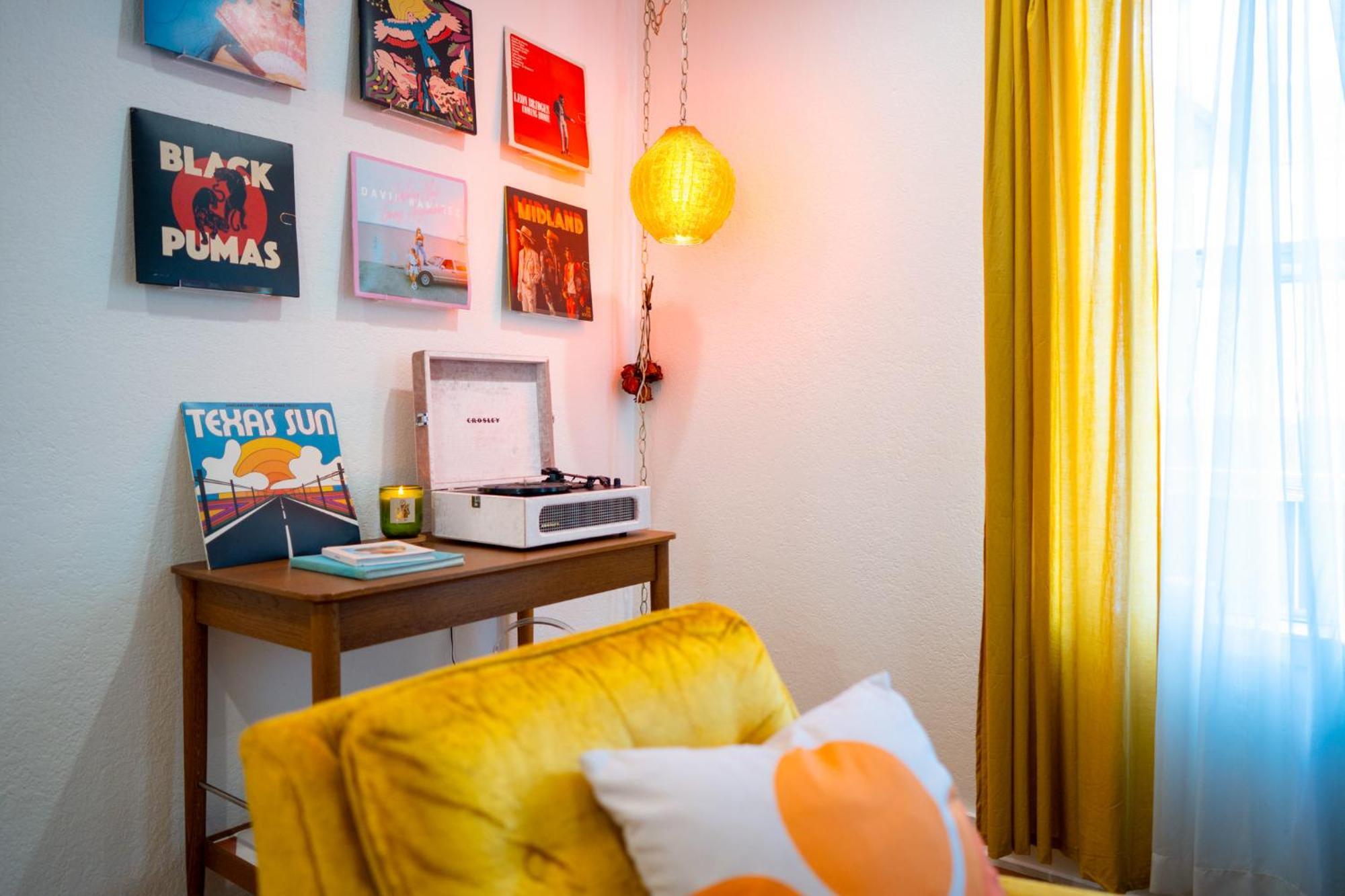 Stylish, Artsy Bungalow Central Eastside Остін Екстер'єр фото
